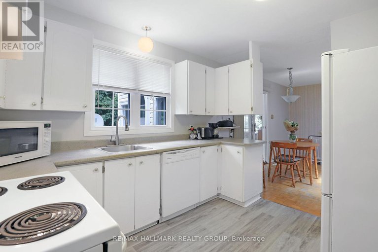 28588248/1307-fairway-drive/manotick-east-to-manotick-station/ottawa/ontario/K4M1B3_15
