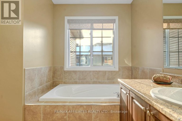 29156732/462-templeford-avenue/emerald-meadowstrailwest/ottawa/ontario/K2M0B8_25