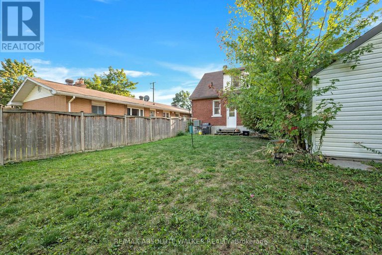 28894597/899-maplewood-avenue/queensway-terrace-north/ottawa/ontario/K2B5V6_18