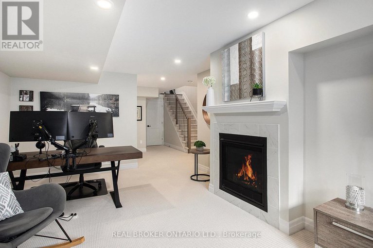 28928628/767-cairn-crescent/mer-bleuebradley-estatesanderson-park/ottawa/ontario/K1W0P4_26