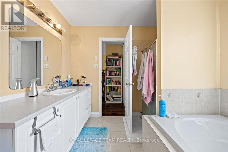 28500865/12-sunvale-way/barrhaven-east/ottawa/ontario/K2G6Y2_37