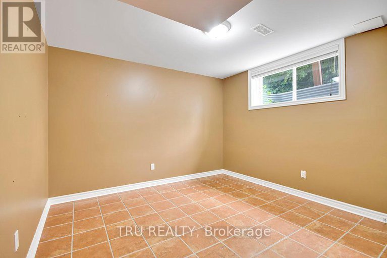 28339241/108-villageview-private/carp/ottawa/ontario/K0A1L0_27