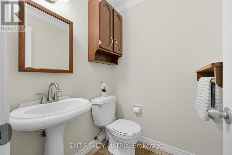 29256598/159-dunlop-crescent/village-of-russell/russell/ontario/K4R1B3_20