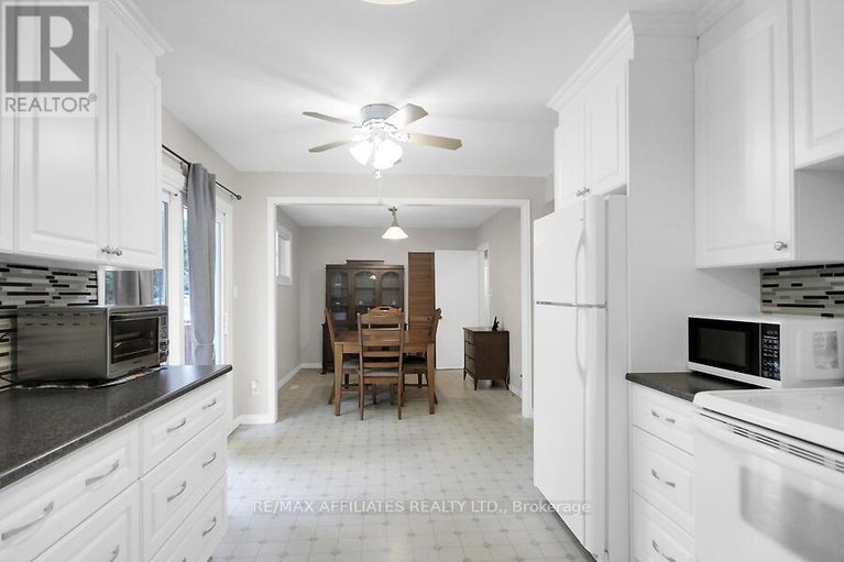 28858378/52-laurie-court/glencairnhazeldean/ottawa/ontario/K2L1S4_12