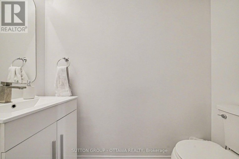 29455467/56-steele-park-private/cyrville/ottawa/ontario/K1J0J2_13