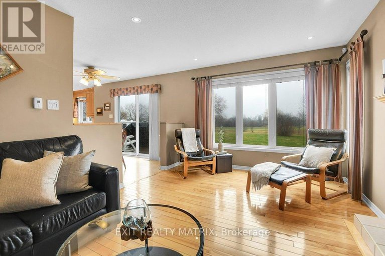 29619267/4717-mcneely-road/sarsfieldbearbrook/ottawa/ontario/K4B0J2_6