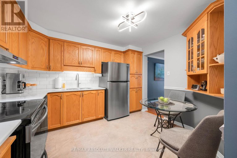 29374387/6169-oak-meadows-drive/chapel-hill/ottawa/ontario/K1C7G8_11