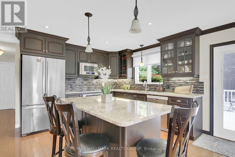 28655668/1721-carsonby-road-e/manotick-south-to-roger-stevens/ottawa/ontario/K0A2E0_20