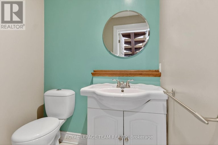 29422751/5965-rideau-valley-drive-n/manotick-south-to-roger-stevens/ottawa/ontario/K4M1B3_15