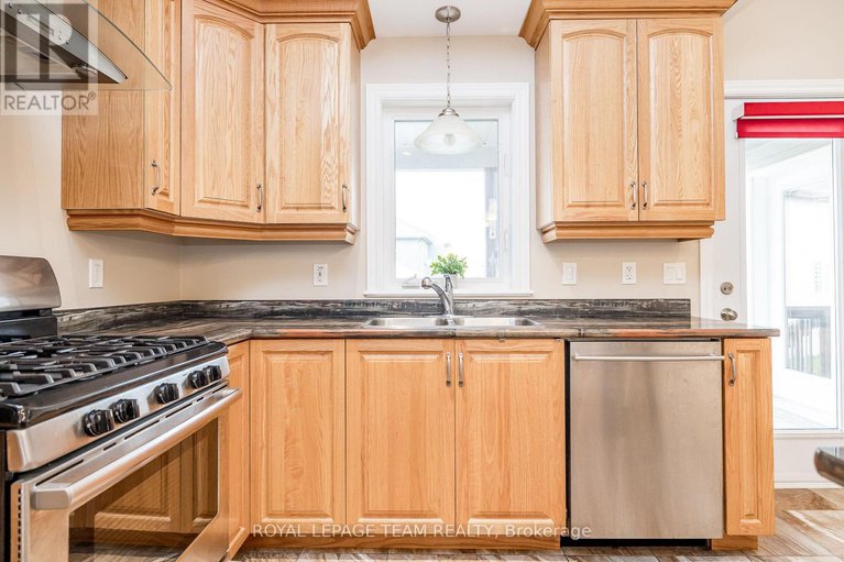 29034241/115-york-crossing-road/village-of-russell/russell/ontario/K4R0C5_21