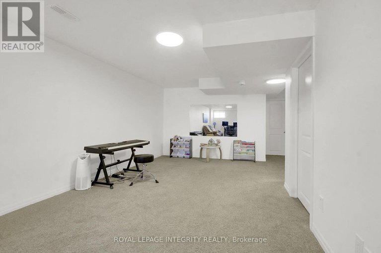 29637937/310-broadridge-crescent/mer-bleuebradley-estatesanderson-park/ottawa/ontario/K1W0H1_34