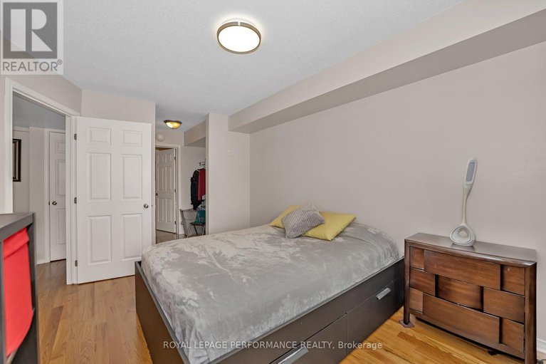 28439320/203-1921-st-joseph-boulevard/convent-glen-south/ottawa/ontario/K1C0A3_17