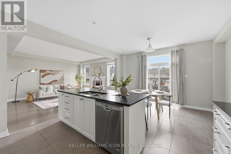 29686107/3379-woodroffe-avenue/strandherd/ottawa/ontario/K2G6Z5_18