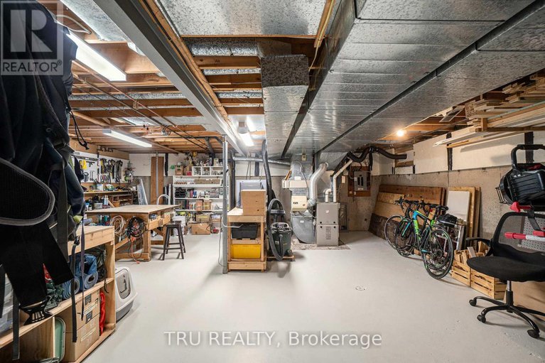 29348348/1719-meadowview-crescent-n/convent-glen-south/ottawa/ontario/K1C1T9_31