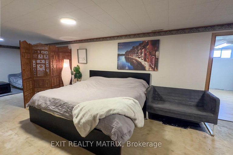 29119541/12187-county-road-3-road/winchester/north-dundas/ontario/K0C2K0_24