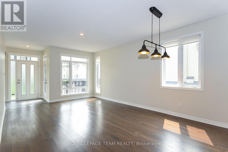 28917625/28-200-pembina-private/riverside-southgloucester-glen/ottawa/ontario/K4M0G7_3