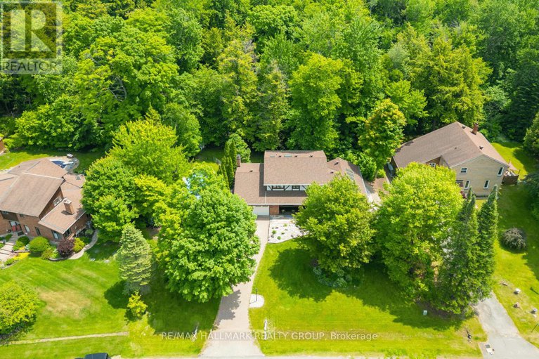 28842720/6431-clingin-lane/manotick-south-to-roger-stevens/ottawa/ontario/K4M1B3_40