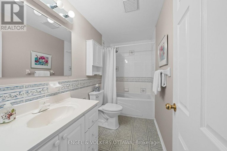 29466155/1304-fairway-drive/manotick-south-to-roger-stevens/ottawa/ontario/K4M1B3_24