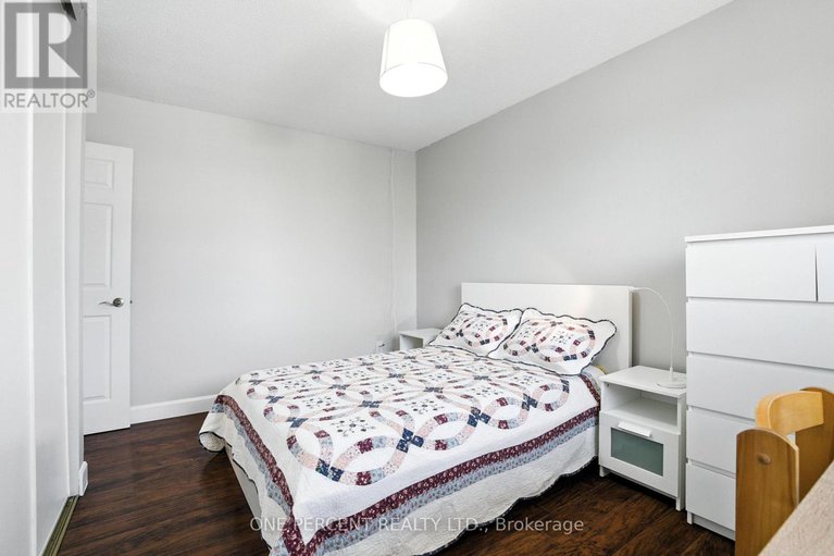 28640554/71-4640-cosmic-place-e/pineview/ottawa/ontario/K1B4R8_27