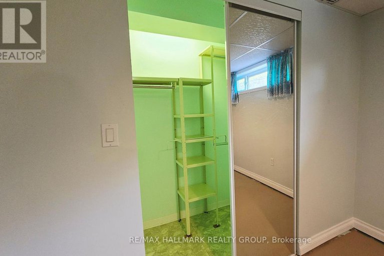 28842722/38-hadley-circle/bells-corners/ottawa/ontario/K2H6N9_27