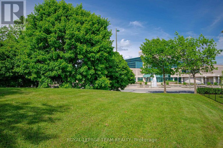 28786513/4-385-paseo-private/centrepointe/ottawa/ontario/K2G4N7_30