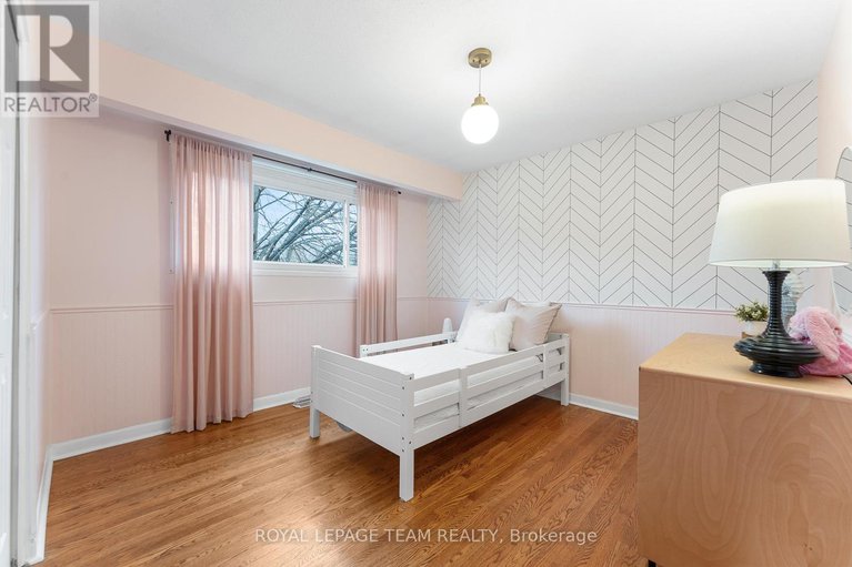 29147557/62-crystal-beach-drive/crystal-beach/ottawa/ontario/K2H5N1_27