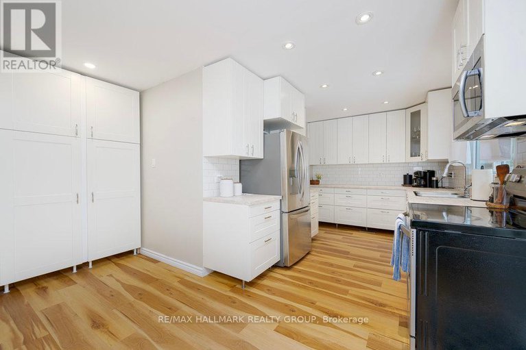 28623140/1656-canemore-crescent/fallingbrookpineridge/ottawa/ontario/K4A1S6_10