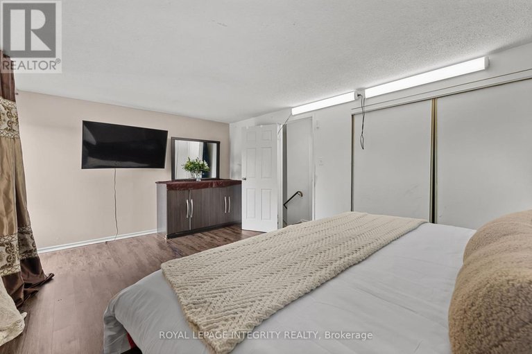 28599502/3485-mccarthy-road/hunt-clubwestern-community/ottawa/ontario/K1V8Z9_18