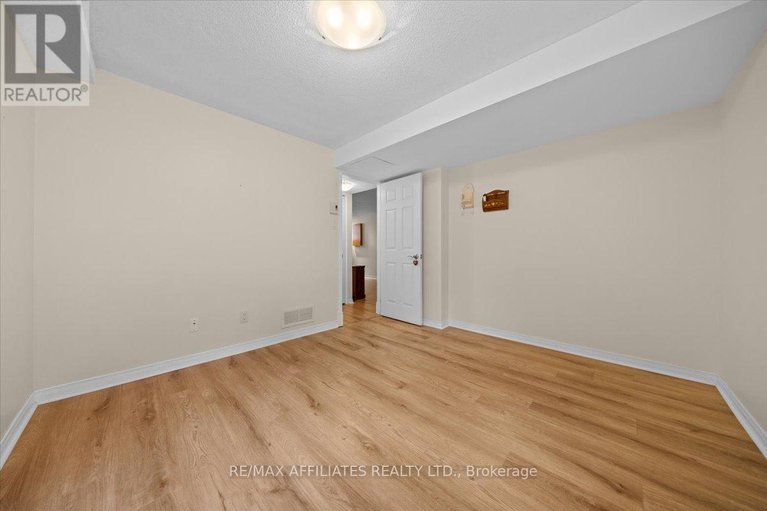 28623558/1694-toulouse-crescent/orleanssunridge/ottawa/ontario/K1C6K3_33