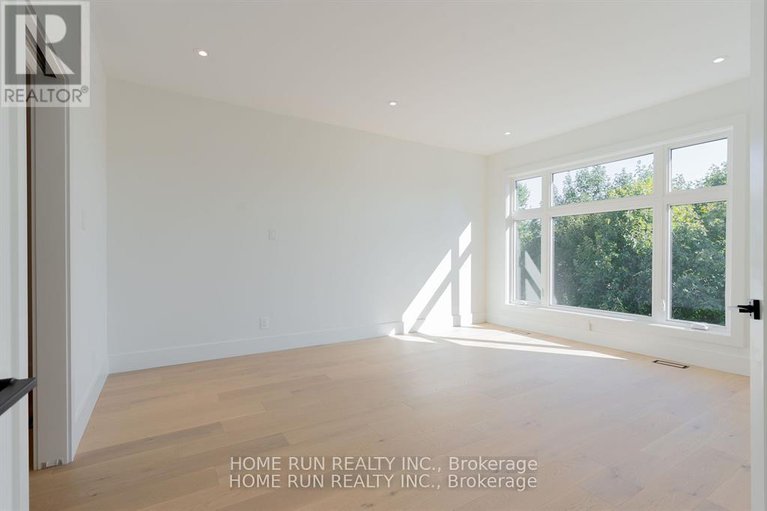 28322448/2241-page-road/chapel-hill/ottawa/ontario/K1C7K5_21