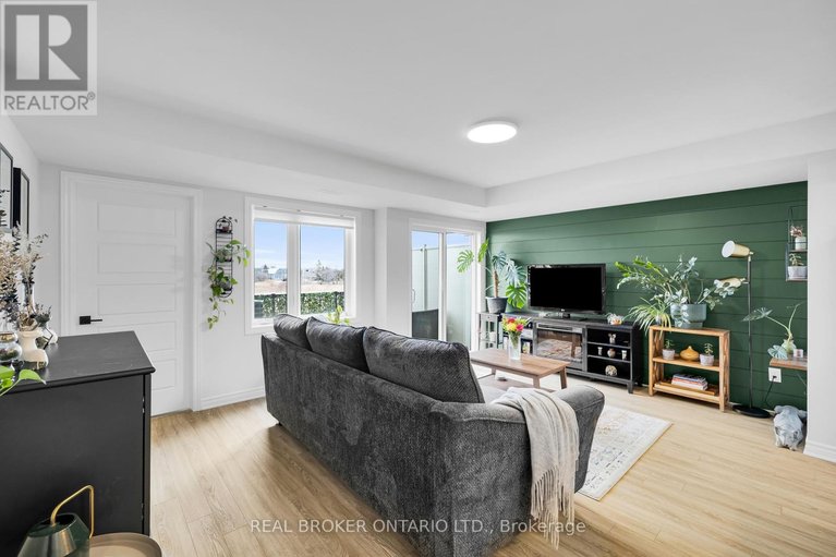 29642314/405-pilot-private/emerald-meadowstrailwest/ottawa/ontario/K2V0S3_2