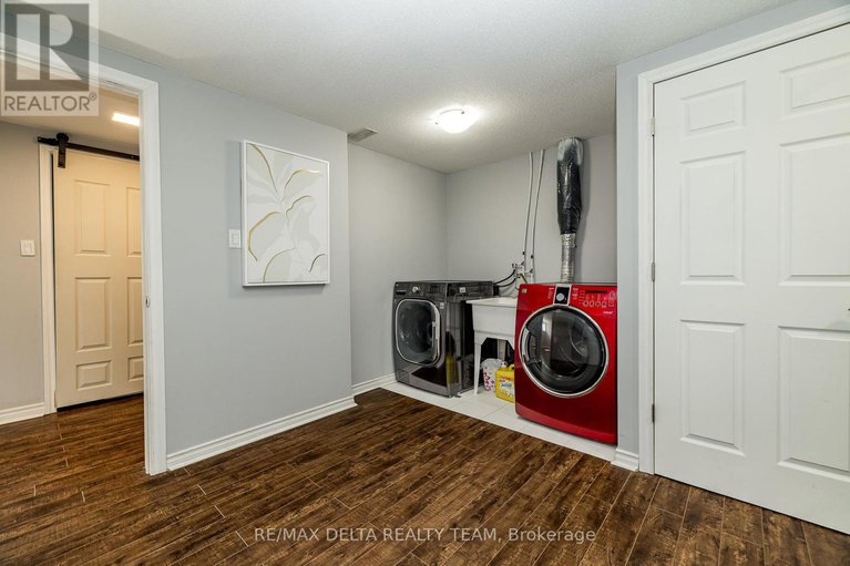 28750818/218-enclave-walk/mer-bleuebradley-estatesanderson-park/ottawa/ontario/K1W0J4_21