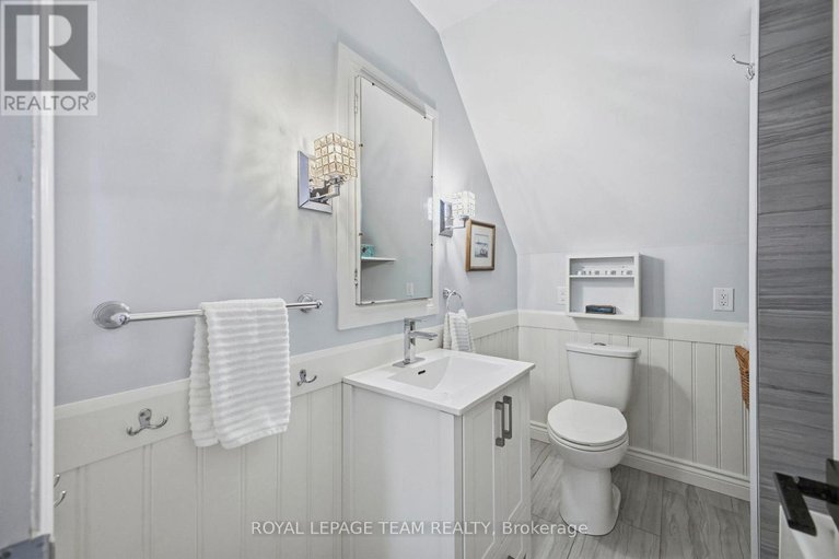 29622537/513-windermere-avenue/mckellarhighland/ottawa/ontario/K2A2W3_20