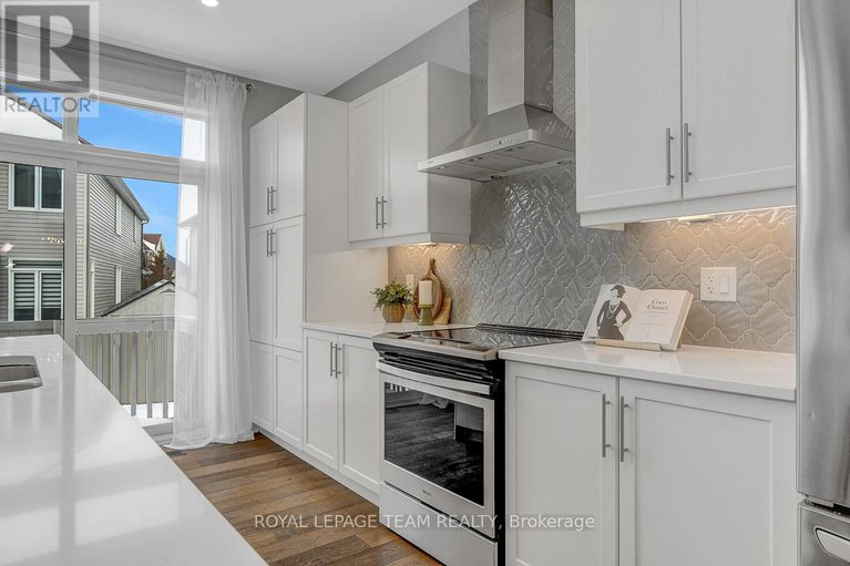 29433481/749-brian-good-avenue/riverside-southgloucester-glen/ottawa/ontario/K4M0E3_19