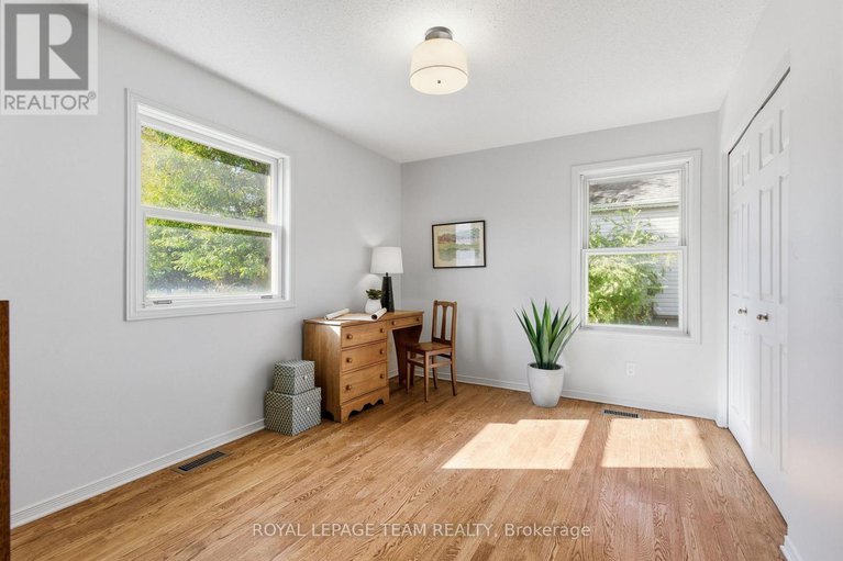 29036869/1102-cindy-hill-crescent/manotick-long-island-nicholls-island/ottawa/ontario/K4M1E8_24