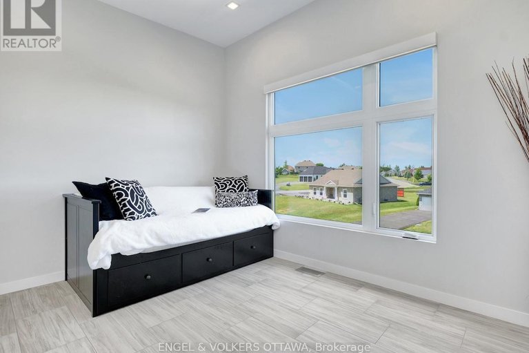 28726162/46-forest-hill-road/long-sault/south-stormont/ontario/K0C1P0_36