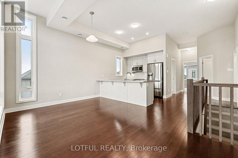 29126395/842-ralph-hennesy-avenue/riverside-southgloucester-glen/ottawa/ontario/K1X0E4_8