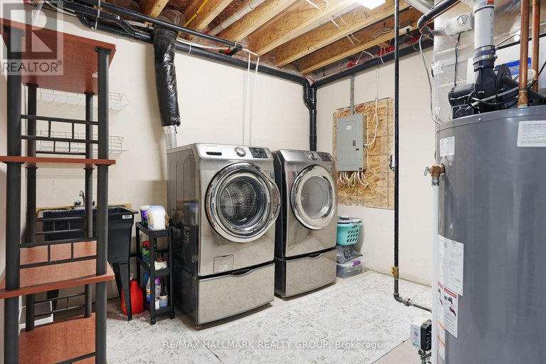 29303605/1111-north-river-road/overbrook/ottawa/ontario/K1K3W2_32