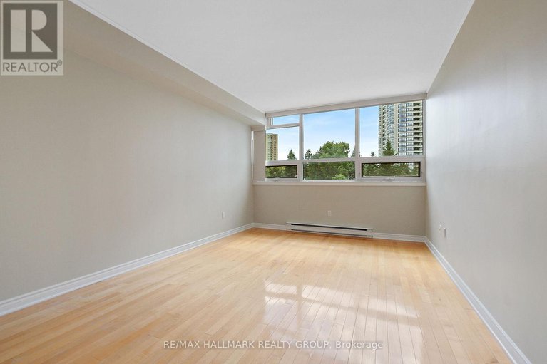 28638774/301-1480-riverside-drive/riverview-park/ottawa/ontario/K1G5H2_29