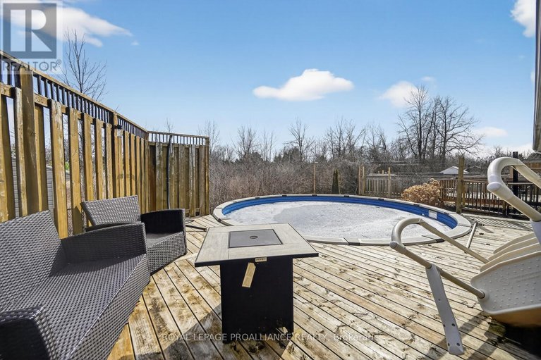 29557467/5500-meadowbrook-drive/iroquois/south-dundas/ontario/K0E1K0_35