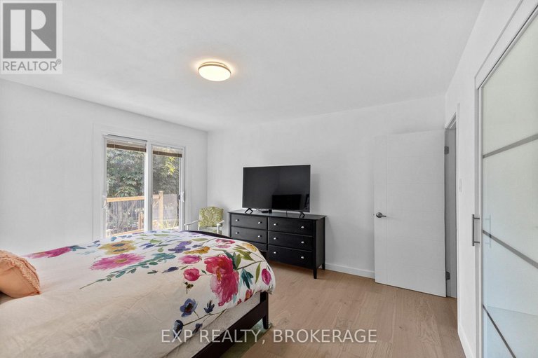 29279795/1502-farnsworth-avenue/alta-vista/ottawa/ontario/K1H7C3_27