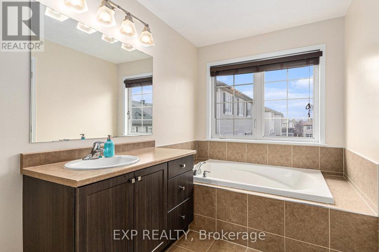 28515656/407-heathrow-private/stittsville-south/ottawa/ontario/K2S0M9_19