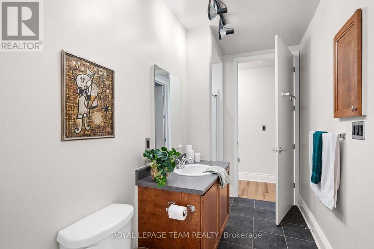 29563752/202-260-besserer-street/sandy-hill/ottawa/ontario/K1N1J3_26