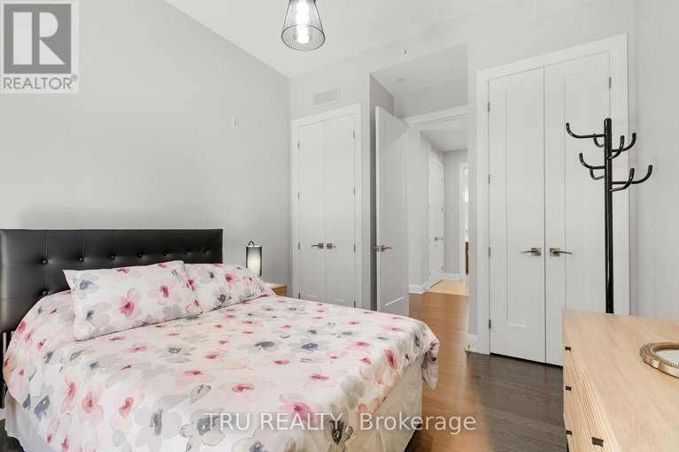 28771647/102-100-cortile-private/riverside-southgloucester-glen/ottawa/ontario/K1V2S8_13