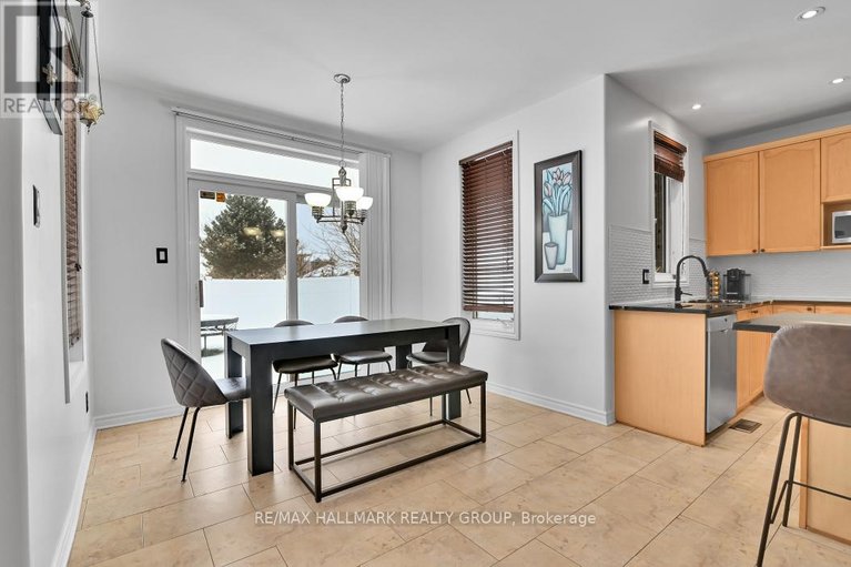 29663474/702-mud-creek-crescent/riverside-southgloucester-glen/ottawa/ontario/K1V1W3_17