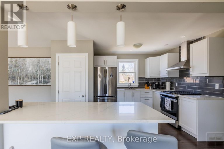 28561738/35-withrow-avenue/meadowlandsst-claire-gardens/ottawa/ontario/K2G2H7_3