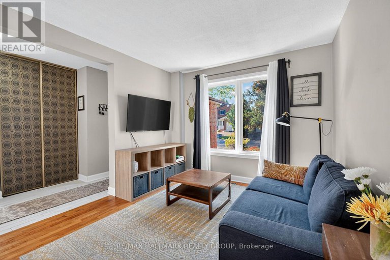 28929560/1821-brousseau-crescent/chateauneuf/ottawa/ontario/K1C2Y5_8