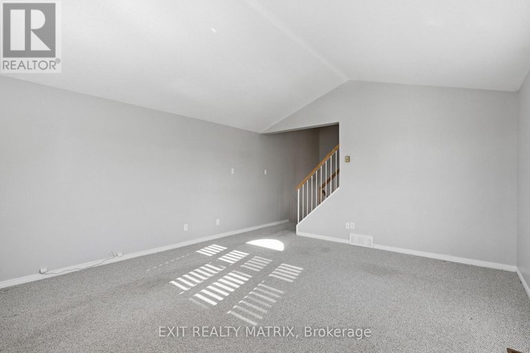 29434401/57-rosegarden-crescent/hunt-club-parkgreenboro/ottawa/ontario/K1T3A9_23