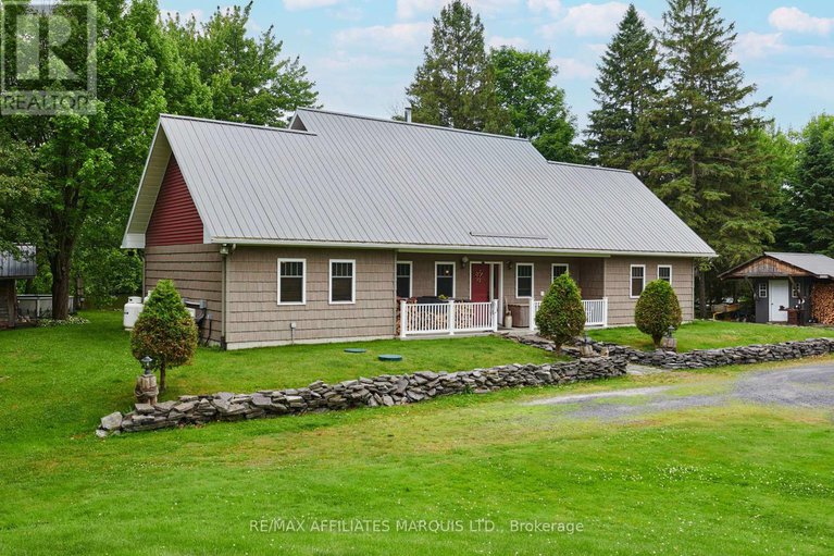 28494101/20158-celtic-lane/lancaster/south-glengarry/ontario/K0C1N0_2