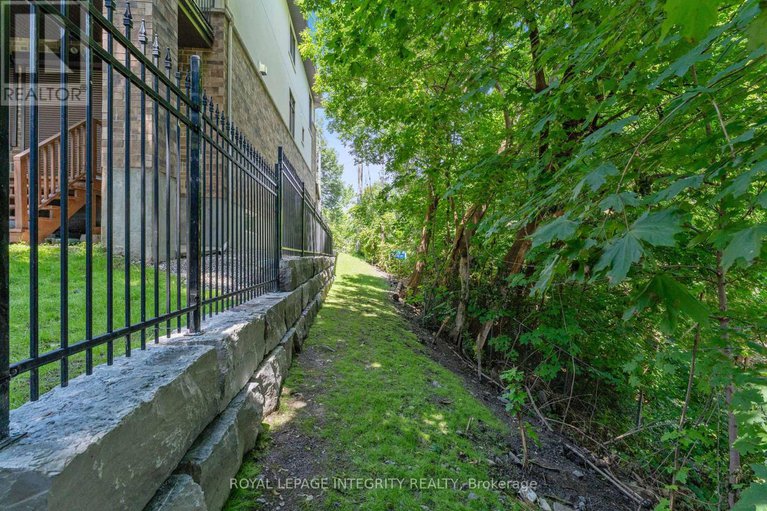 28616420/612-besserer-street/sandy-hill/ottawa/ontario/K1N6C9_36
